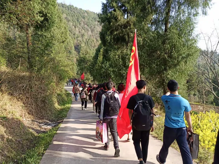 研学旅行出发